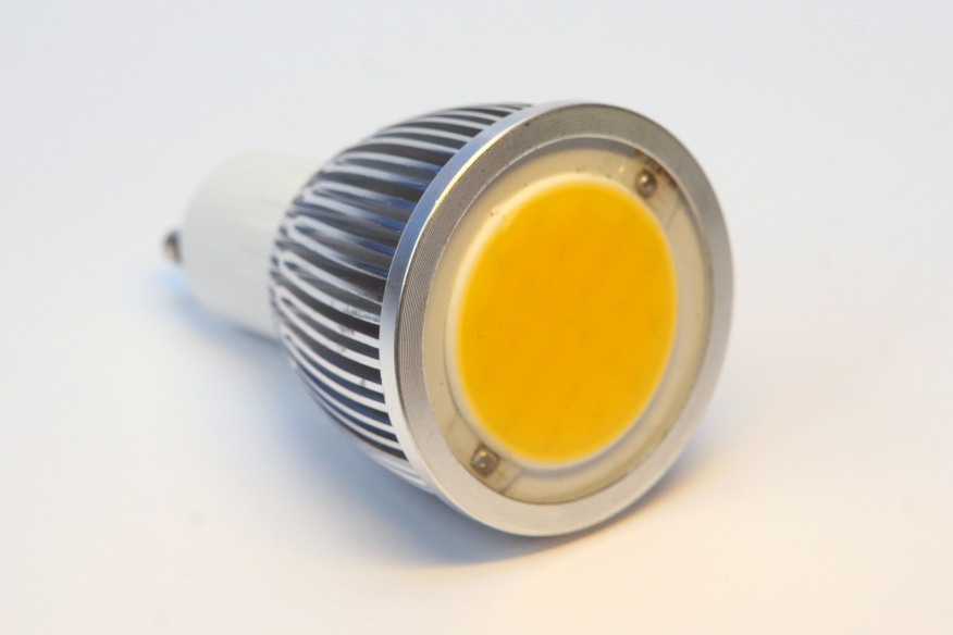 �ar�wka LED PAR16 8W GU10 ciep�a 504lm